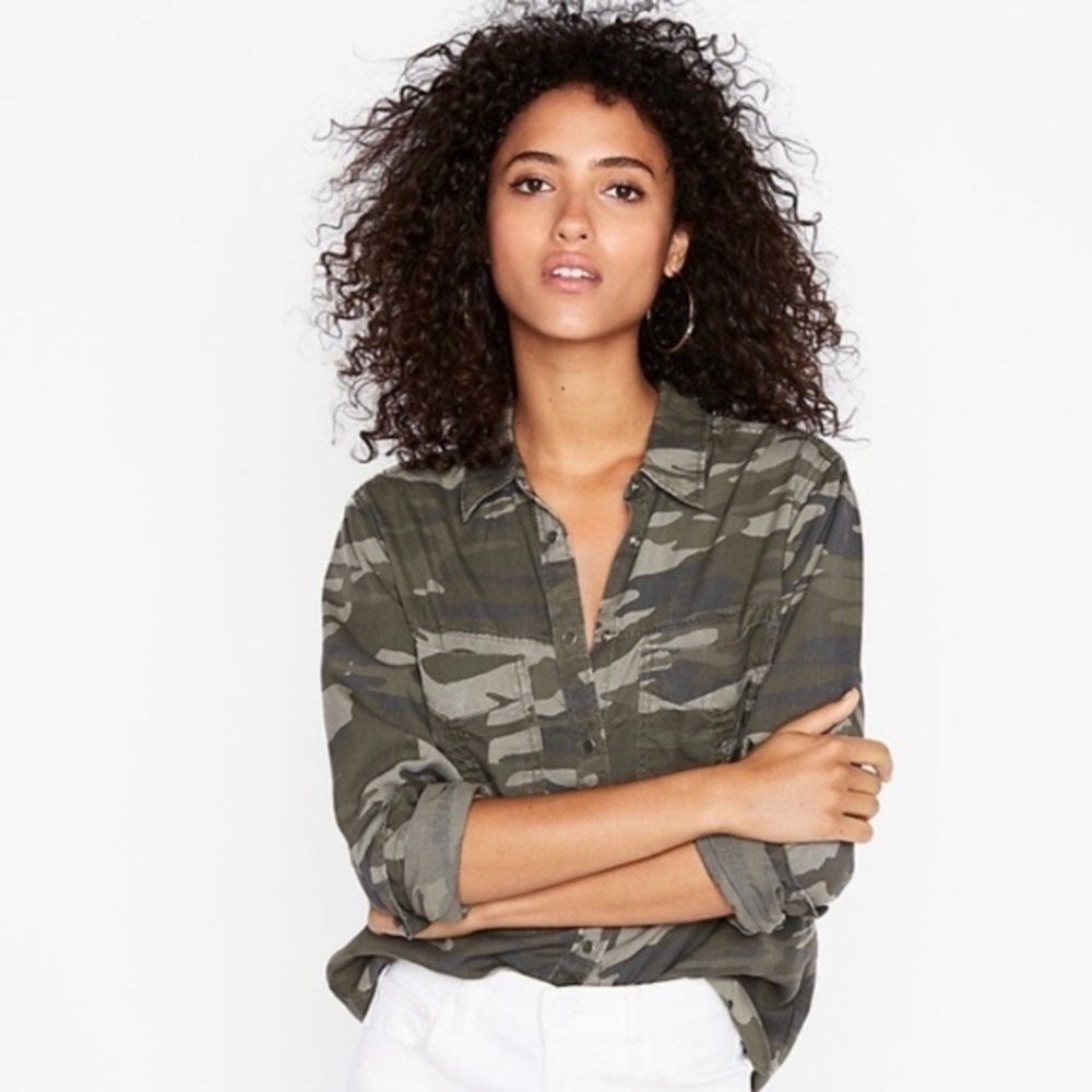 EXPRESS Boyfriend Button Down Shirt